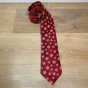 NWOT Noel Holiday Collection Red Christmas Snowflakes Neck Tie